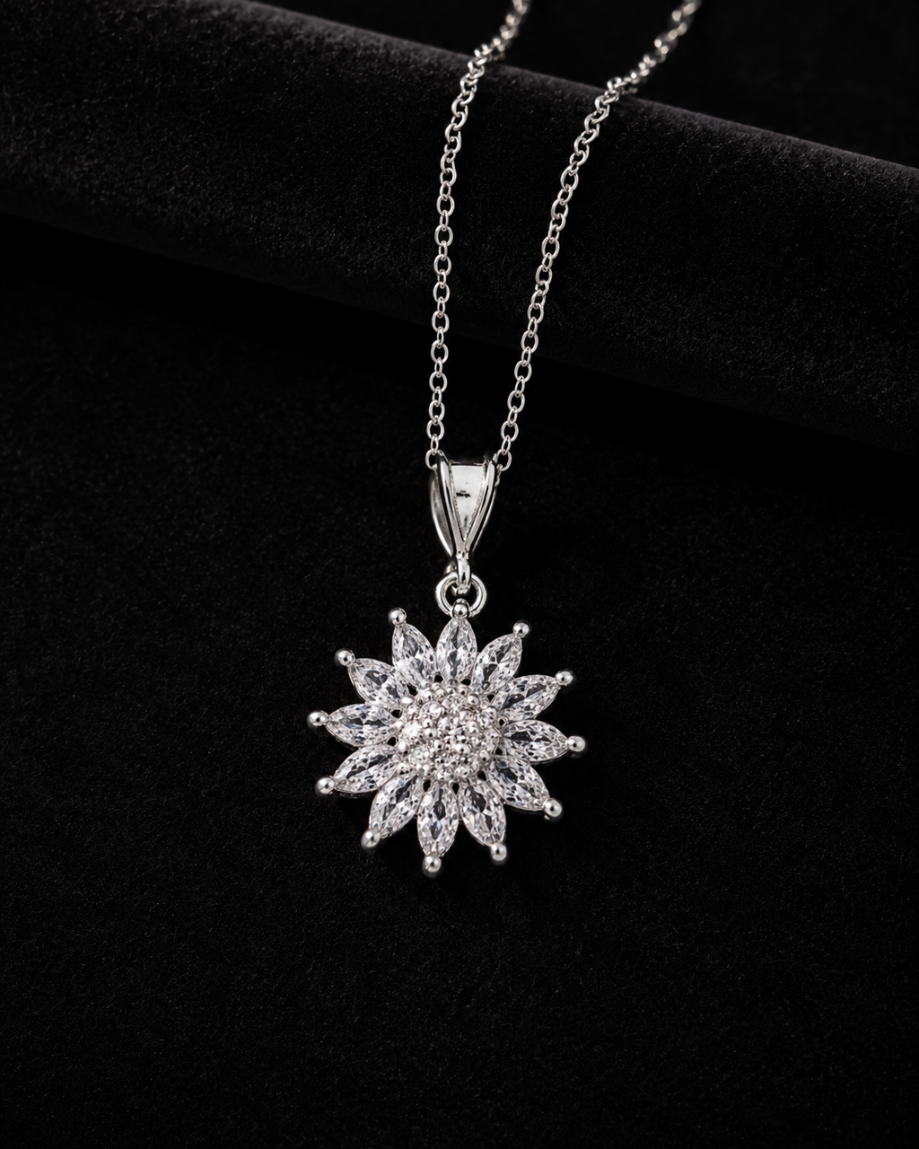 Collar Flor en plata .925