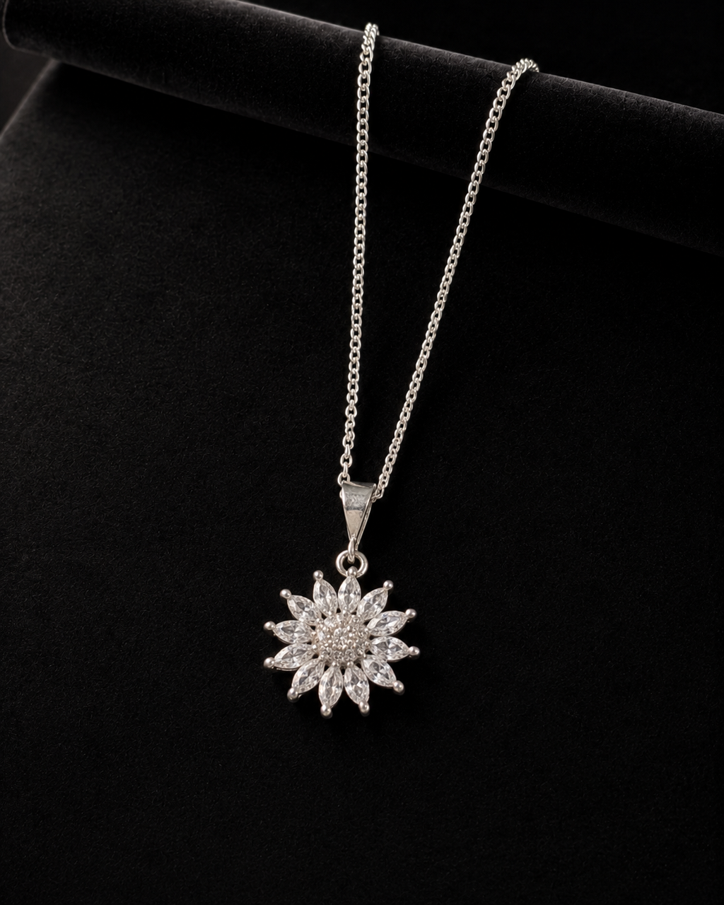 Collar Flor en plata .925