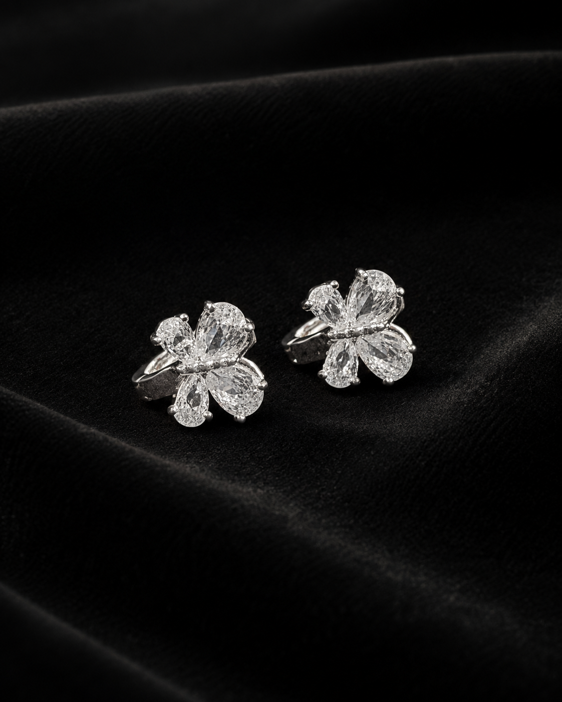 Huggies Mariposa con Zirconias en plata .925